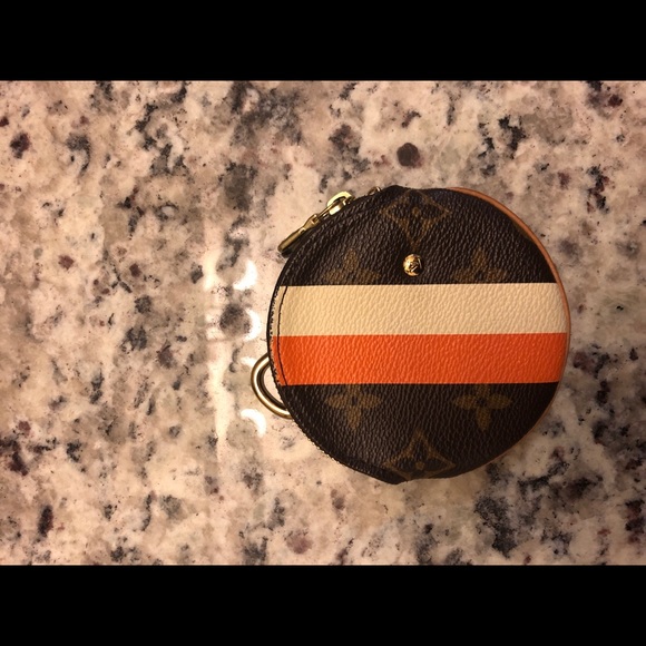 Louis Vuitton Bellboy Authentic Pouch - Picture 2 of 8